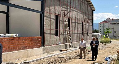 Başkan Kavaklıgil, Tosya Düğün Salonu'daki çalışmaları inceledi