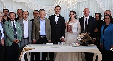Başkan Kumral kızını yuvadan uçurdu