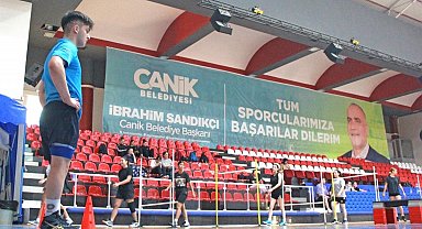 Başkan Sandıkçı: "Ücretsiz akademiye hazırlık kurslarımızda genç kardeşlerimizi uzman eğitmenlerle ağırlıyoruz"