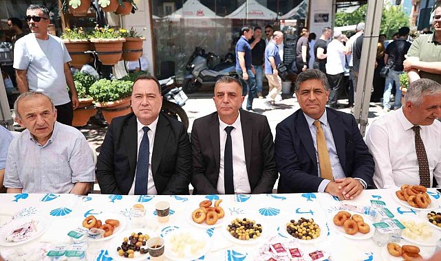 Başkan Şimşek, annesi için düzenlediği hayır programında taziyeleri kabul etti