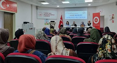 Bayburt'ta 'Bir Yetime Aile Olmak' konulu panel düzenlendi