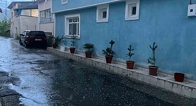 Bayburt'ta kısa süreli dolu etkili oldu
