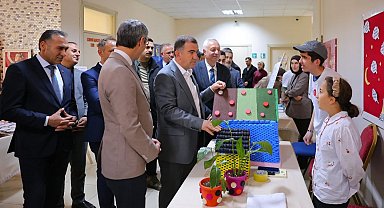 Bayburt'ta özel öğrenciler projelerini bilim fuarında sergiledi