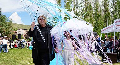 Bayburt'ta renkli çevre şenliği: Minikler hem eğlendi hem çevre bilinci kazandı