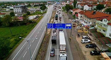 Bayram tatili boyunca Afyonkarahisar'dan yaklaşık 6 milyon araç geçiş yaptı