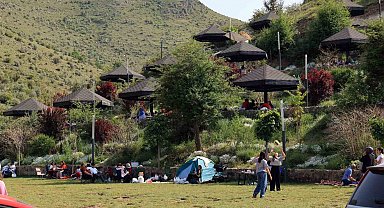 Bayramın vazgeçilmezi Zincidere Mesire Alanı