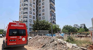 Belediye itfaiye binası için apartmanın istinat duvarını yıktı