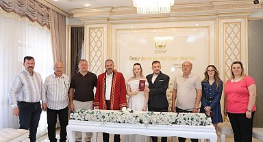 Belediyeden popüler tarihte nikah kıyan çiftlere jest