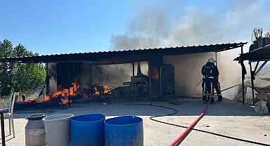 Besiciye ait konteyner, yangında kullanılamaz hale geldi