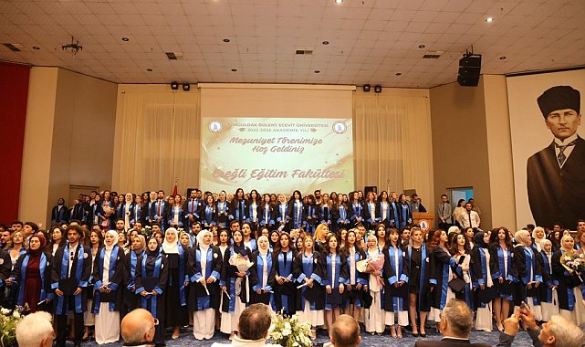 BEUN'da öğrencilikten öğretmenliğe uzanan yolculuk mezuniyet töreni ile taçlandı