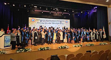 BEUN'de dereceye giren öğrenciler mezuniyet coşkusu yaşadı