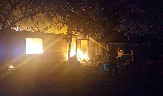 Bilecik'te bahçe fırınındaki ateş bağ evine sıçradı