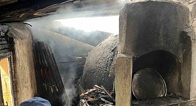 Bilecik'te fırın ve kiler olarak kullanılan alanda yangın