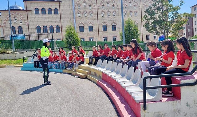 Bilecik'te öğrencilere trafik eğitimi verildi