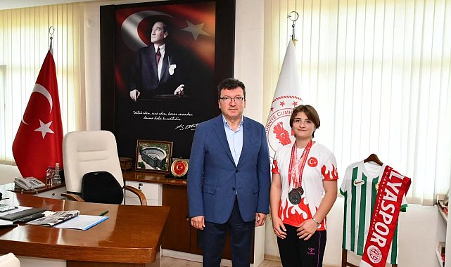 Bilek güreşinde dereceler elde eden Ayşe Büyükkaçar, ilçenin gururu oldu