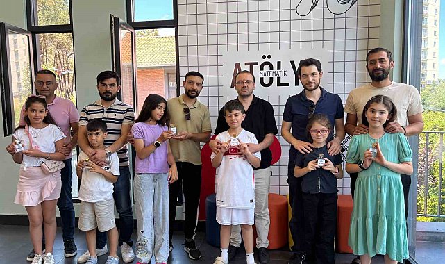 Bilim Ümraniye'de babalar ve çocuklar kendi parfümlerini tasarladı