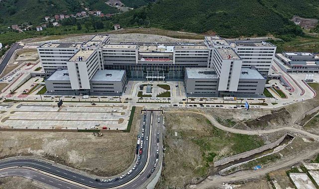 Bin 200 yataklı Ordu Şehir Hastanesi açılış için gün sayıyor