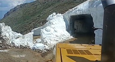 Bingöl'de haziranda da karla mücadele çalışmaları sürüyor