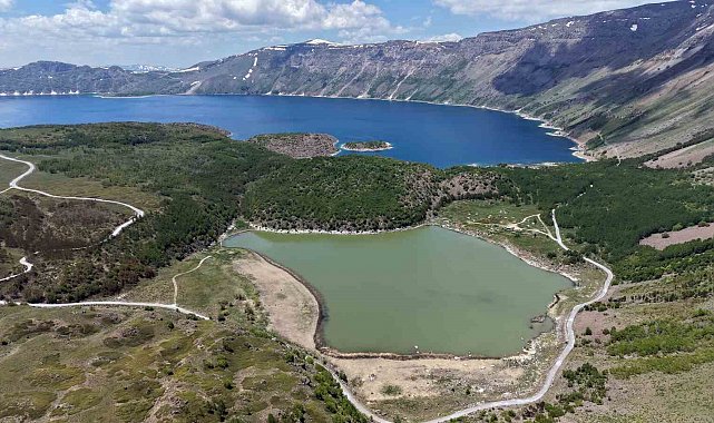 Bitlis'in doğa harikası Nemrut'ta hafta sonu hareketliliği