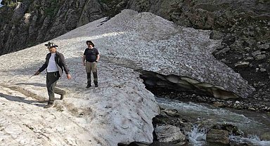 Bitlis'in kar suları Van Gölü'ne güç katıyor