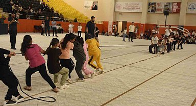 Bitlis'te geleneksel çocuk oyunları şenliği
