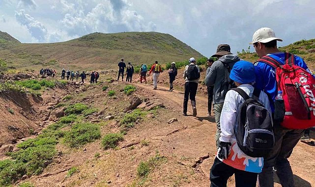 Bitlis'te Van Gölü için farkındalık yürüyüşü