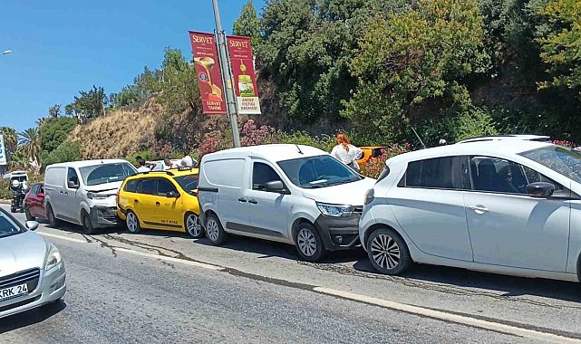 Bodrum'da zincirleme kaza: "5 araç birbirine girdi"