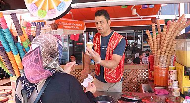 Bolu'da hava sıcaklıklarının artmasıyla dondurma satışları arttı