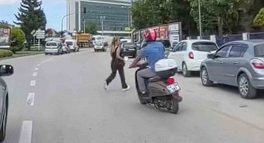 Bolu'da kazadan kıl payı kurtuldular: O anlar kamerada