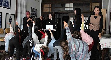 Bor Halk Kütüphanesi'nde 56 öğretmen adayından 19 farklı etkinlik