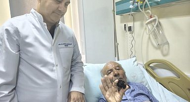 Bozyazı'da 4 santimetrelik mesane taşı tek parça halinde çıkarıldı.