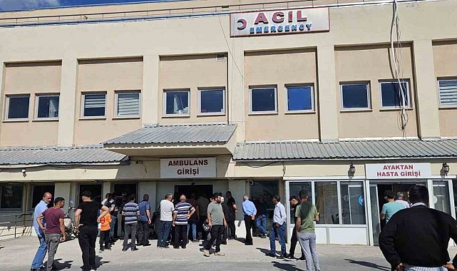 Bulanık'ta minibüs ile motosiklet çarpıştı: 1 ölü, 1 yaralı