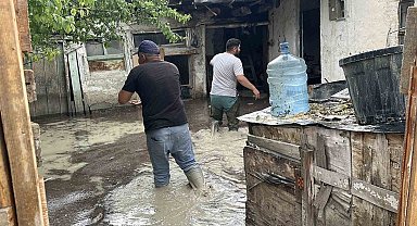 Burdur'da sağanak sonrası bazı evleri su bastı