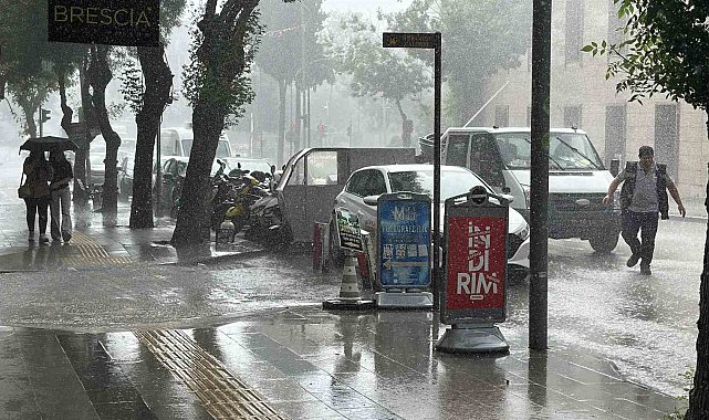 Burdur'da şiddetli yağmur etkili oldu