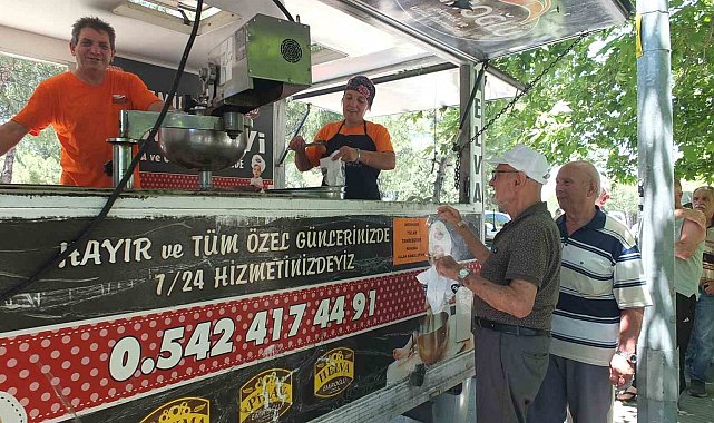 Burhaniye'de lokma hayrı geleneği devam ediyor