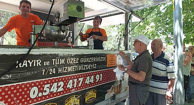 Burhaniye'de lokma hayrı geleneği devam ediyor