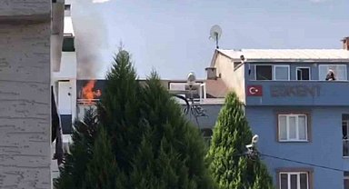Bursa'da çatı yangını büyümeden söndürüldü