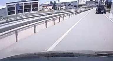 Bursa'da geri geri gelen sürücü tehlike saçtı