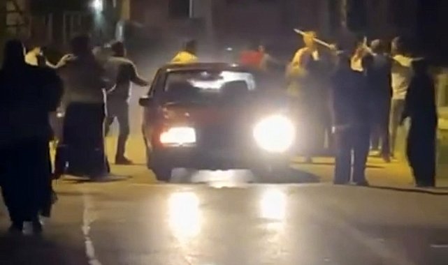 Bursa'da iki grup birbirine girdi: Tekme, tokat ve sopalar havada uçuştu