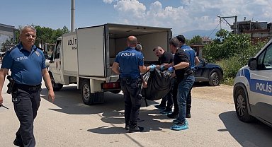 Bursa'da korkunç cinayet... Eşini çocuğunun yanında defalarca bıçaklayarak öldürdü