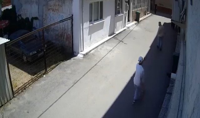 Bursa'da kurşunların havada uçuştuğu çatışma kamerada