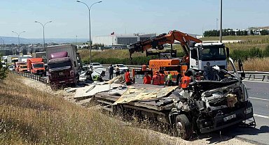 Büyükçekmece'de 4 aracın karıştığı zincirleme kaza: 1 yaralı