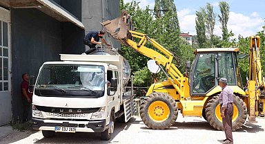 Büyükşehir'in üreticilere ekipman destekleri sürüyor