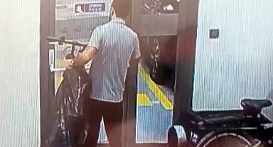 Çaldığı bisikleti polis merkezine getirip teslim etti