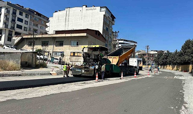 Çayırova Uğur Mumcu Caddesi yenileniyor