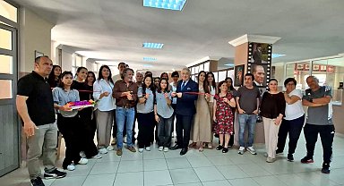 Çeşme Atatürk Anadolu Lisesi'nden "Renklerin Fısıltısı" resim sergisi