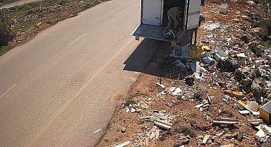 Çevreyi kirletenler fotokapan kamerasına böyle yakalandı