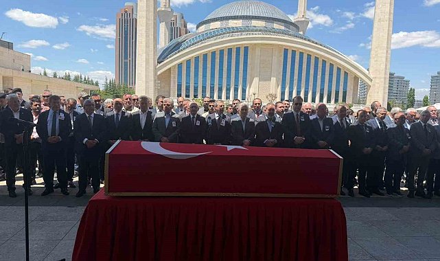 CHP Genel Başkanı Kılıçdaroğlu, Emekli Hava Savunma Albayı Türeli'nin cenaze törenine katıldı