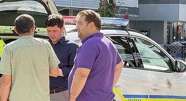 CHP Muğla İl Başkanı Kızıl aracından inerken kapıya çarpan motosikletli yaralandı