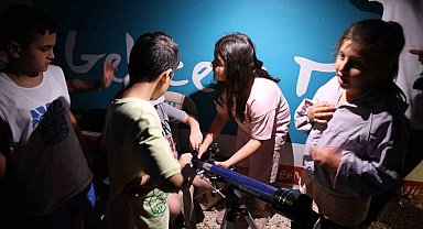 Çocuklar, Zerzevan Kalesi'nde gökyüzünü gözlemledi